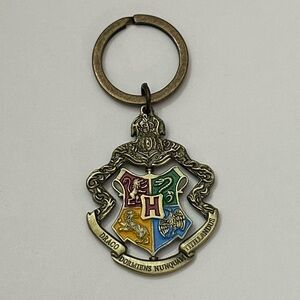 NWOT Universal Studios The Wizarding World of Harry Potter Crest Keychain
